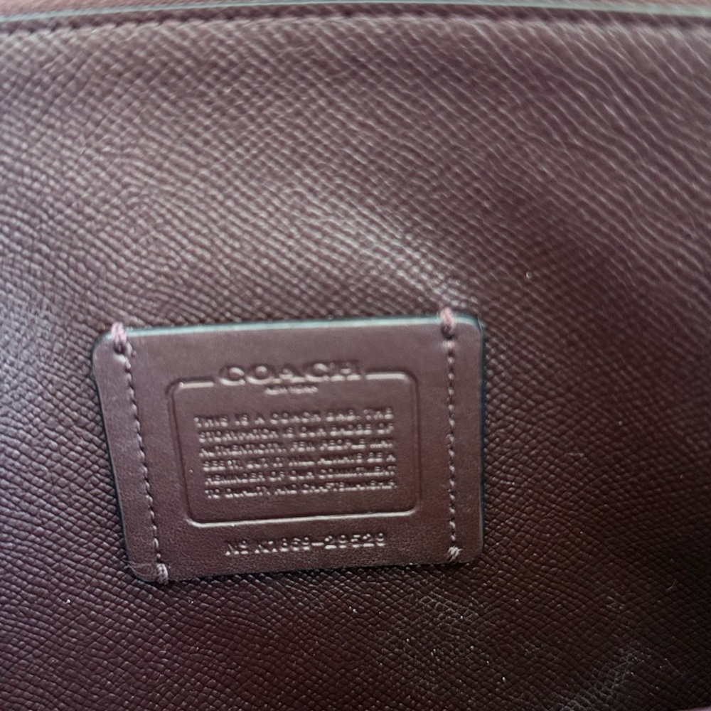 Coach 29529 Charlie Carryall 28 Midnight
Navy Leather Crossbody Satchel Bag - Picture 10 of 15